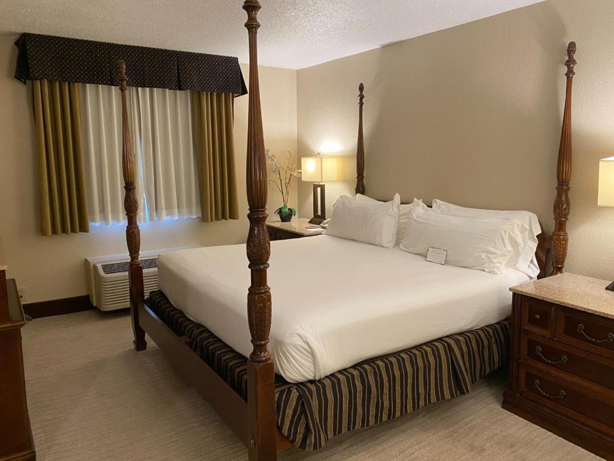 Отель Wyndham Garden Уорсо Экстерьер фото
