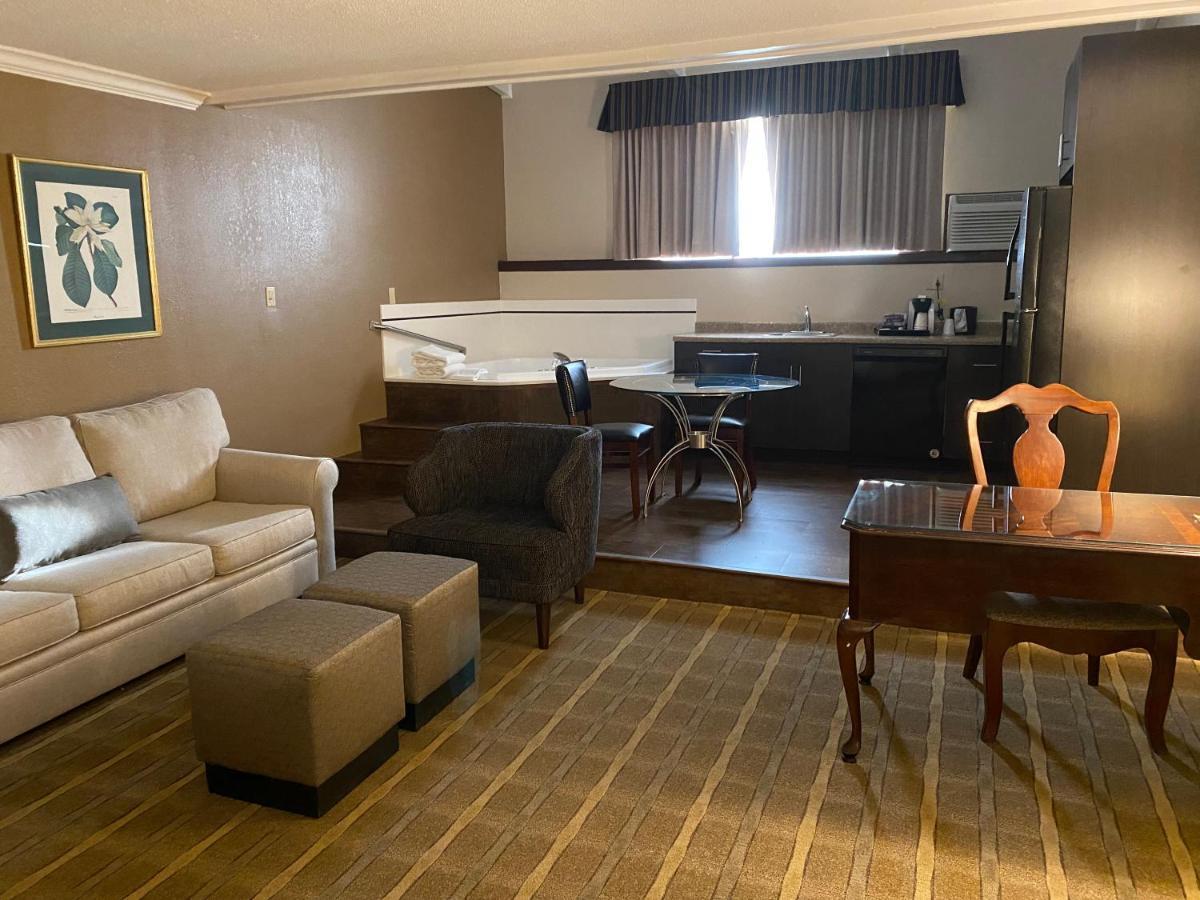 Отель Wyndham Garden Уорсо Экстерьер фото