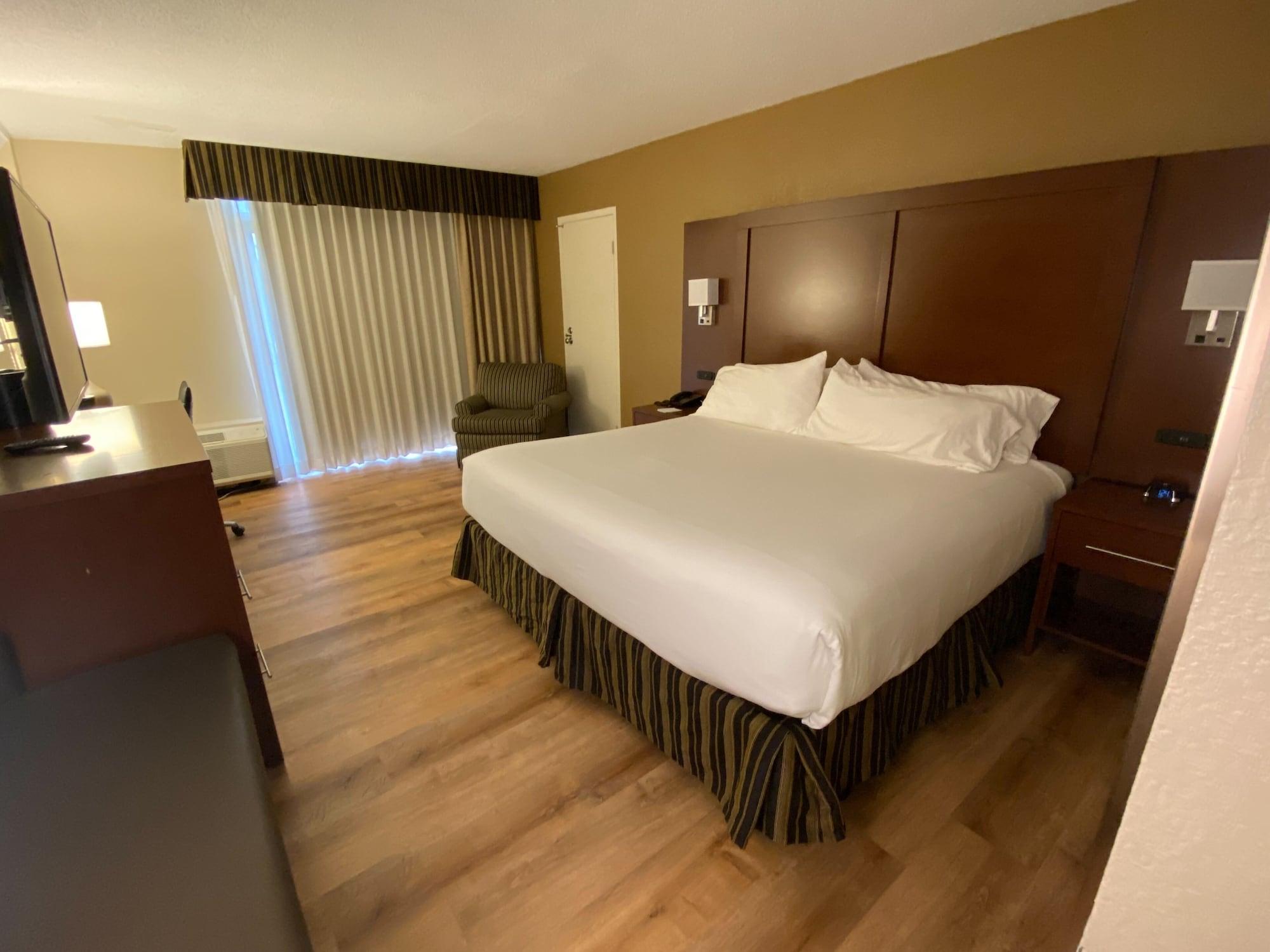 Отель Wyndham Garden Уорсо Экстерьер фото
