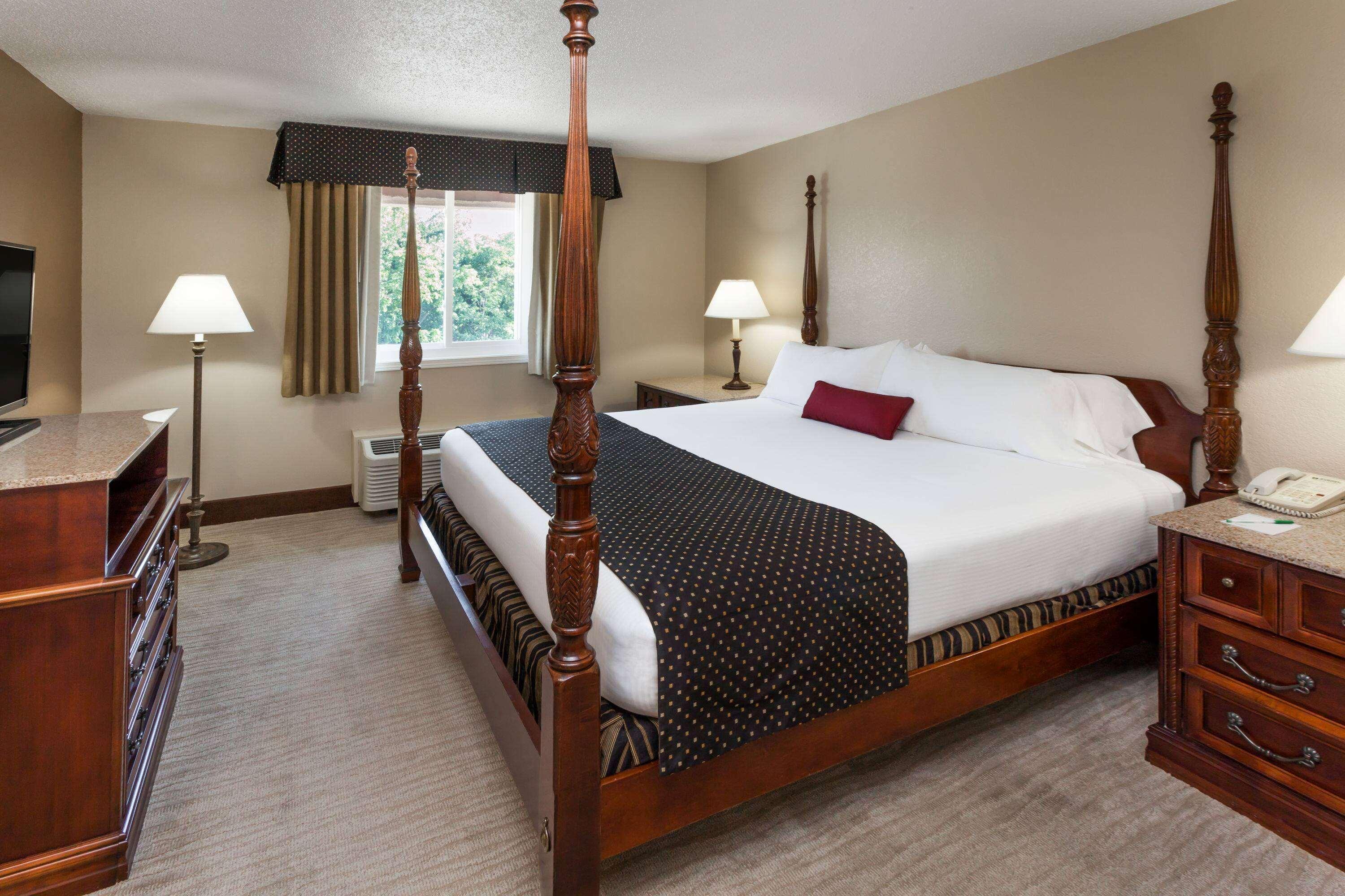 Отель Wyndham Garden Уорсо Экстерьер фото