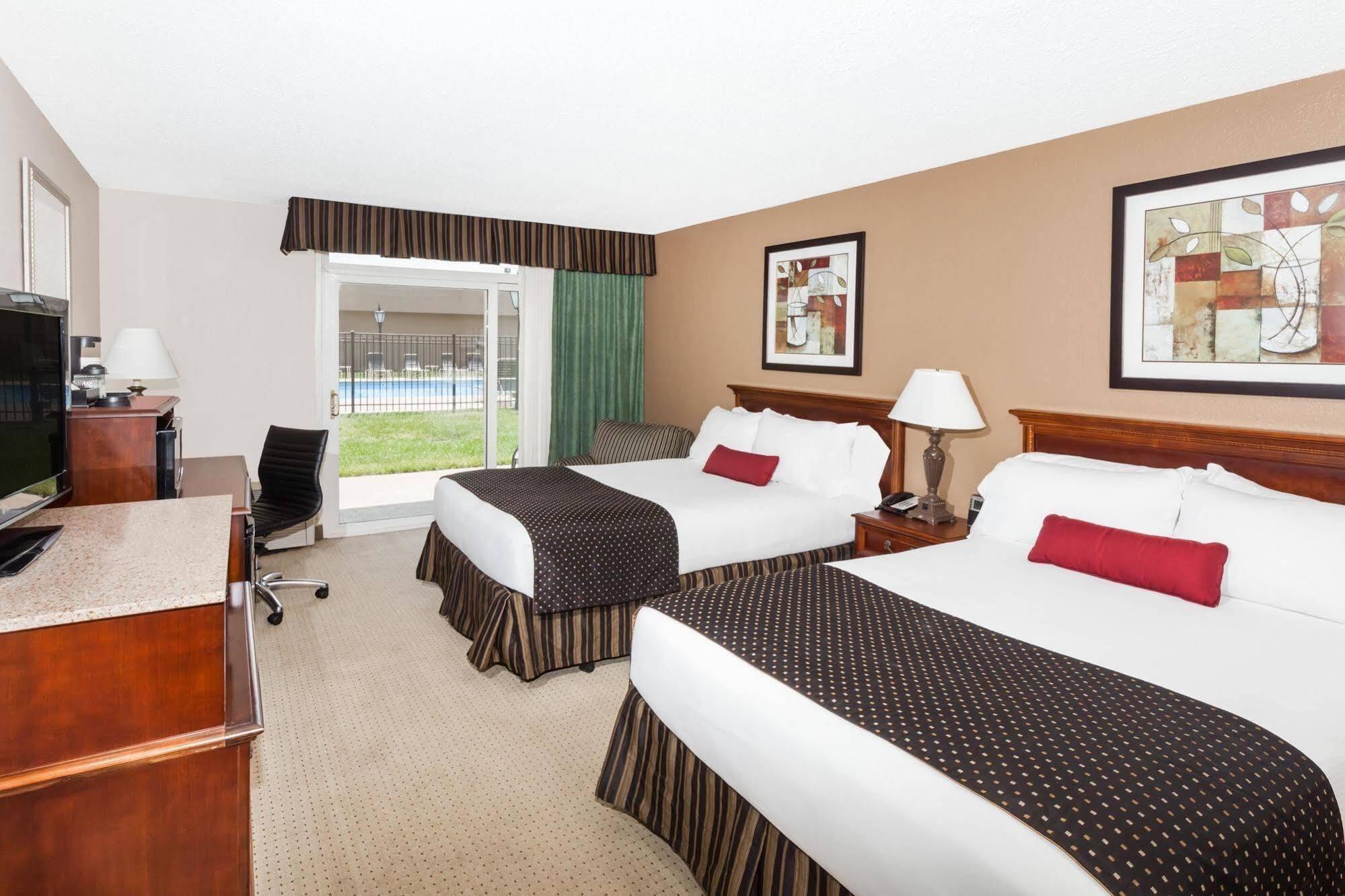 Отель Wyndham Garden Уорсо Экстерьер фото